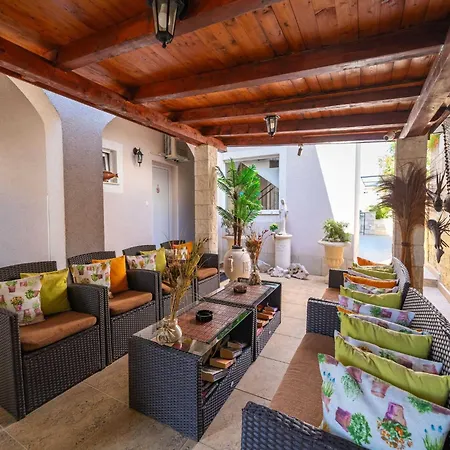 Διαμέρισμα Aura - Comfort 5 With Shared Swimming Pool