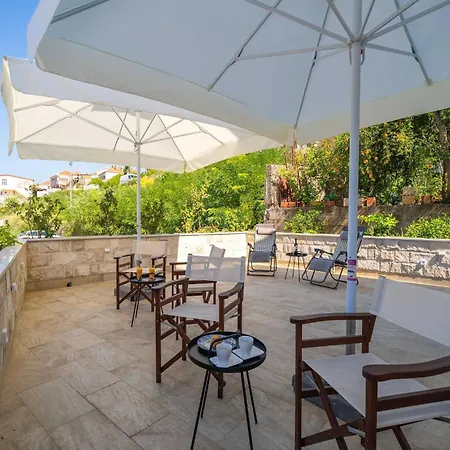 Aura - Comfort 5 With Shared Swimming Pool Holiday home *