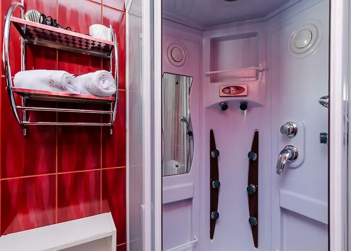 Aura - Comfort 5 With Shared Swimming Pool